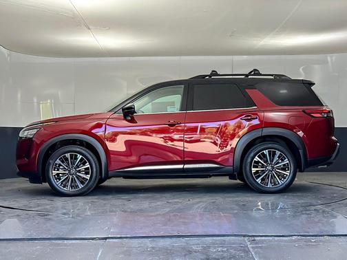 Scarlet Ember/Super Black 2026 Nissan Pathfinder Platinum