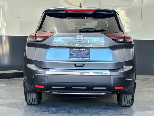 Gun Metallic 2026 Nissan Rogue SV