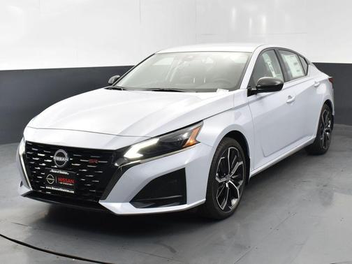 2025 Nissan Altima SR FWD