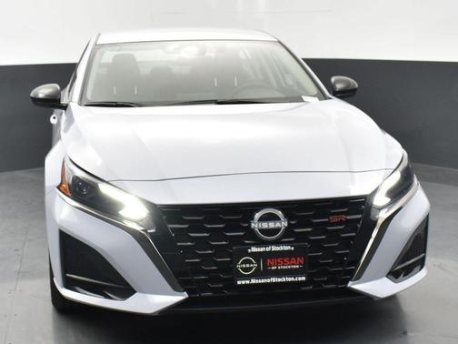 2025 Nissan Altima SR FWD