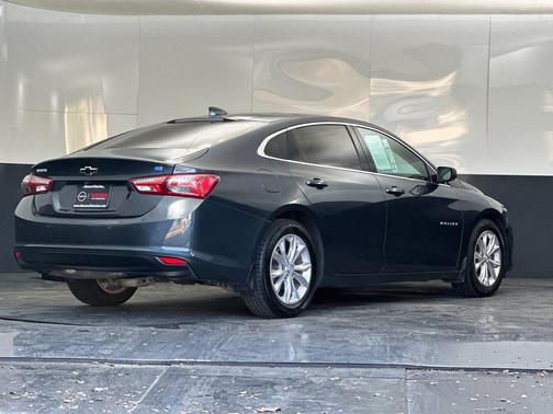 2019 Chevrolet Malibu Hybrid Base