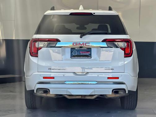 Summit White 2023 GMC Acadia Denali