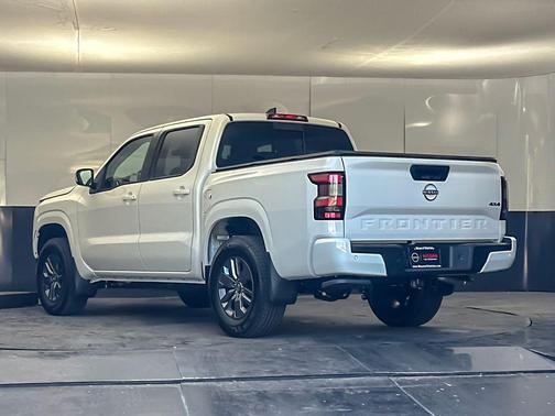 Glacier White 2026 Nissan Frontier SV