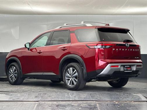 2024 Nissan Pathfinder SL 4WD
