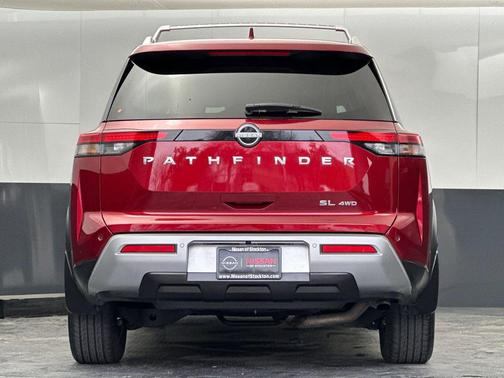 2024 Nissan Pathfinder SL 4WD