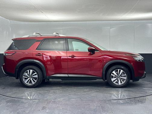 2024 Nissan Pathfinder SL 4WD