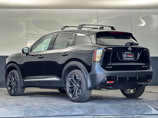 Super Black 2026 Nissan Kicks SR