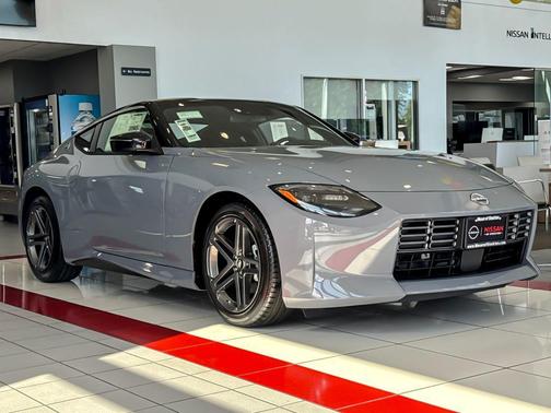 Boulder Gray/Super Black 2026 Nissan Z Sport