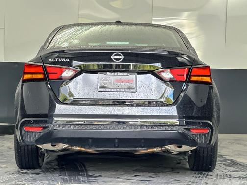 Super Black Clearcoat 2025 Nissan Altima 2.5 SV