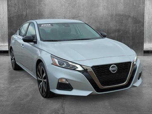 2022 Nissan Altima SR FWD
