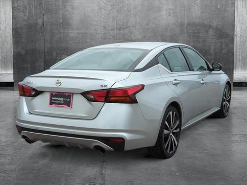 2022 Nissan Altima SR FWD