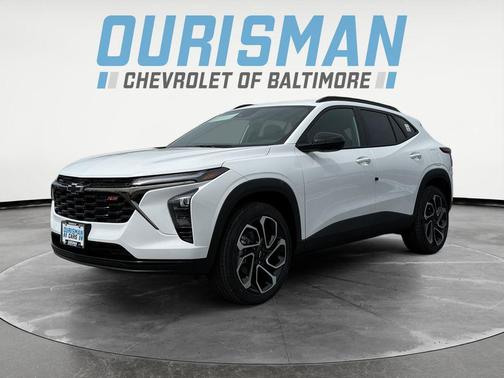 Summit White 2026 Chevrolet Trax FWD 2RS