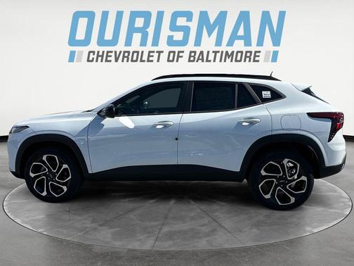Summit White 2026 Chevrolet Trax FWD 2RS