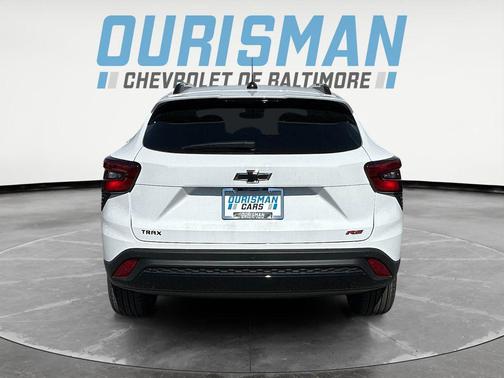 Summit White 2026 Chevrolet Trax FWD 2RS