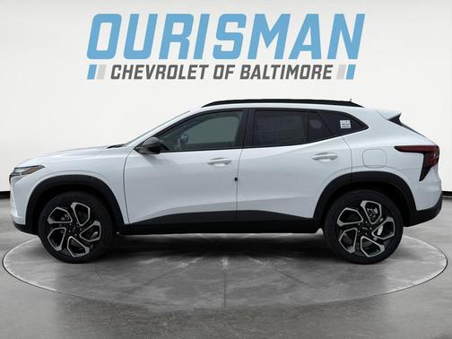 Summit White 2026 Chevrolet Trax FWD 2RS