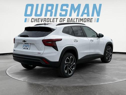 Summit White 2026 Chevrolet Trax FWD 2RS