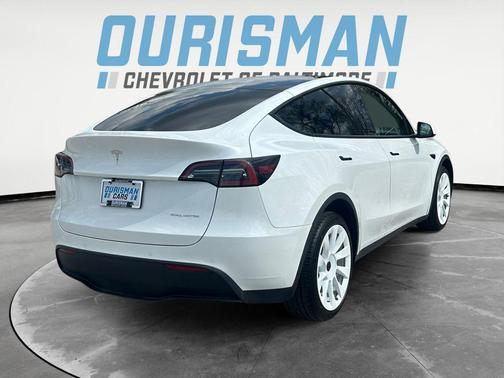 2022 Tesla Model Y Long Range Dual Motor All-Wheel Drive