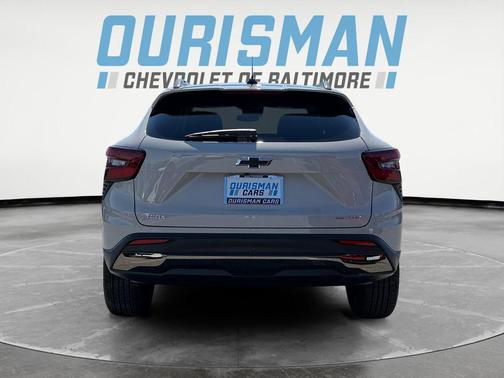 Summit White 2026 Chevrolet Trax FWD ACTIV