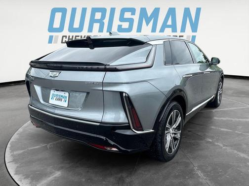 Argent Silver Metallic 2024 Cadillac LYRIQ Luxury