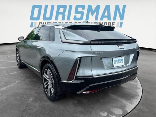 Argent Silver Metallic 2024 Cadillac LYRIQ Luxury