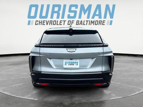 Argent Silver Metallic 2024 Cadillac LYRIQ Luxury