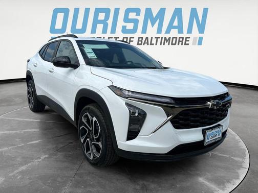 Summit White 2026 Chevrolet Trax FWD 2RS