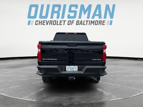 Black 2026 Chevrolet Silverado 2500 Custom