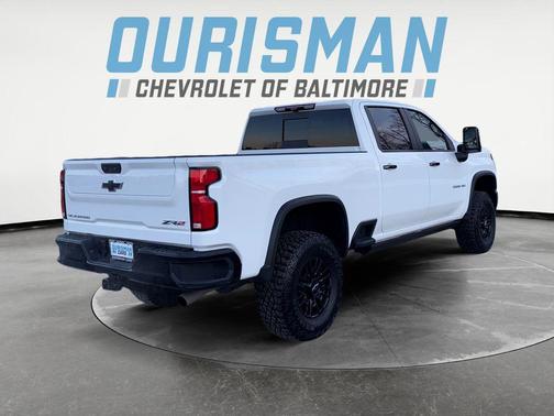 2025 Chevrolet Silverado 2500 4WD Crew Cab Standard Bed ZR2