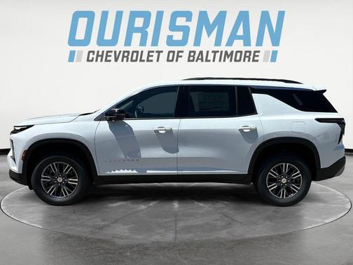 Summit White 2026 Chevrolet Traverse LT