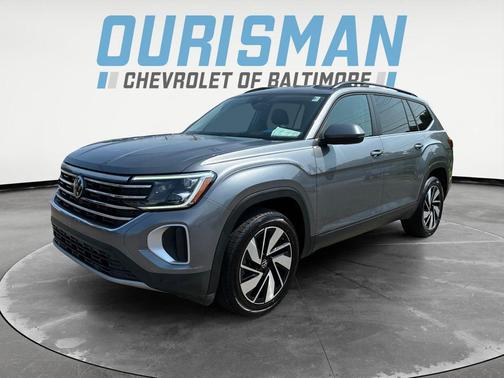 Platinum Gray Metallic 2024 Volkswagen Atlas 2.0T SE w/Technology