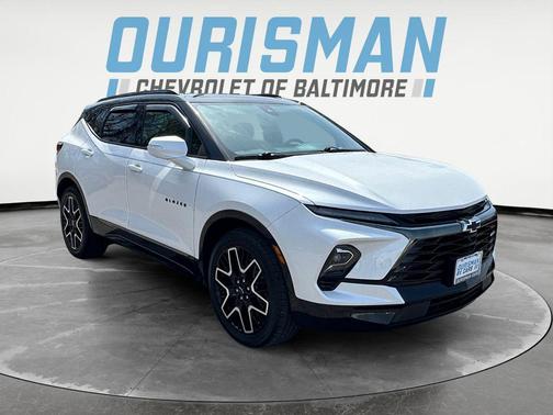 Iridescent Pearl Tricoat 2023 Chevrolet Blazer RS