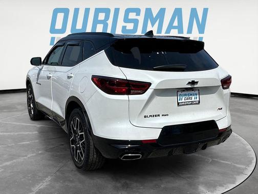 Iridescent Pearl Tricoat 2023 Chevrolet Blazer RS