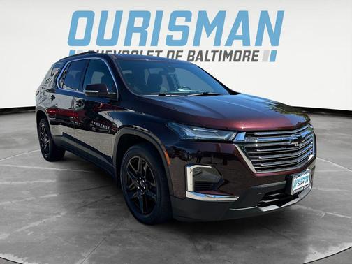 Black Cherry Metallic 2022 Chevrolet Traverse LT Cloth