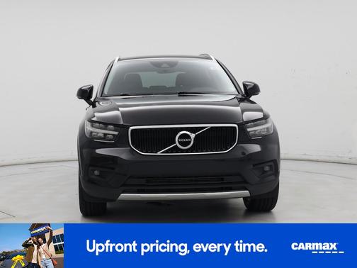 2022 Volvo XC40 T5 Momentum