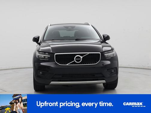 2022 Volvo XC40 T5 Momentum