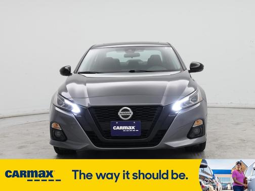 2022 Nissan Altima SR