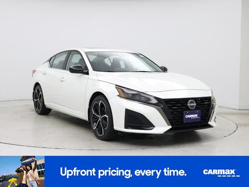 White 2023 Nissan Altima SR