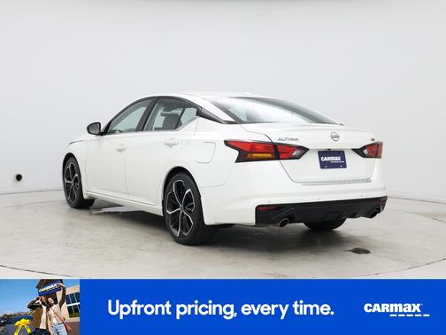 White 2023 Nissan Altima SR