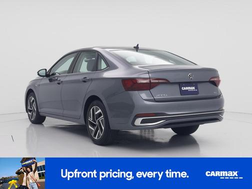 Gray 2022 Volkswagen Jetta SEL