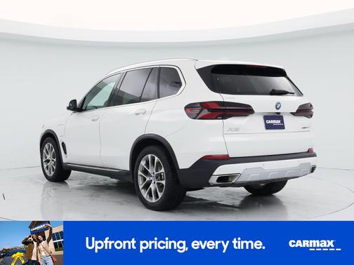White 2025 BMW X5 PHEV xDrive50e