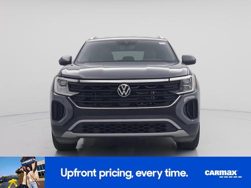 Gray 2024 Volkswagen Atlas Cross Sport SE w/Tech