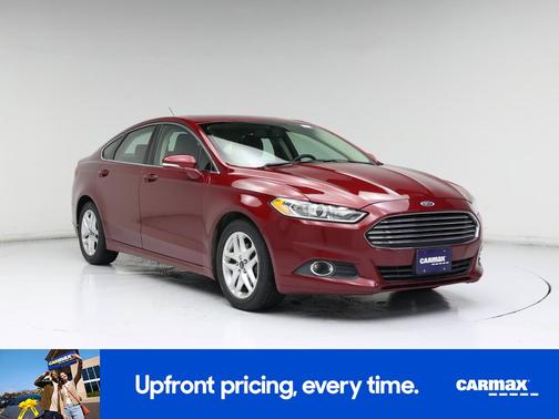Red 2015 Ford Fusion SE