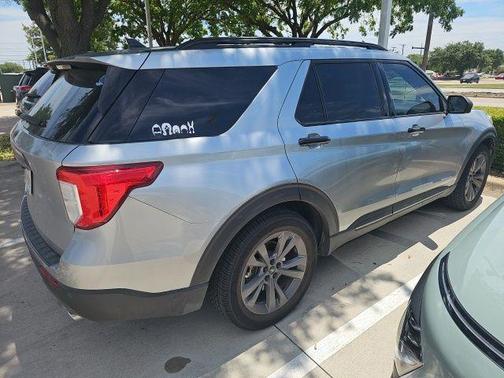 Silver Metallic 2021 Ford Explorer XLT