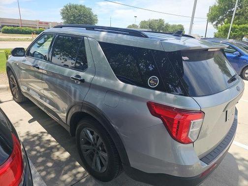 Silver Metallic 2021 Ford Explorer XLT