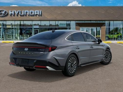 2025 Hyundai SONATA Hybrid Limited