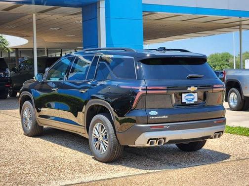 Mosaic Black Metallic 2026 Chevrolet Traverse LT