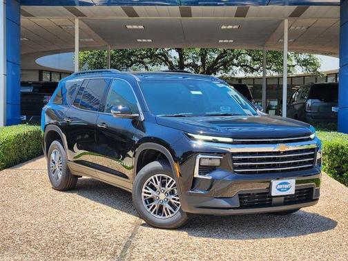 Mosaic Black Metallic 2026 Chevrolet Traverse LT