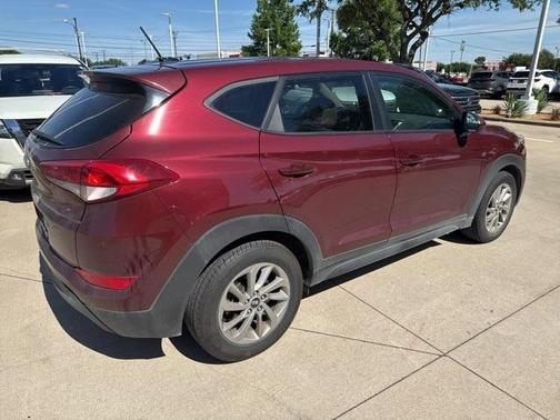 2016 Hyundai TUCSON SE