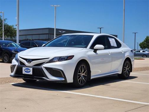 2024 Toyota Camry SE