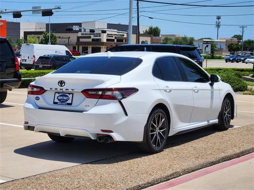 2024 Toyota Camry SE